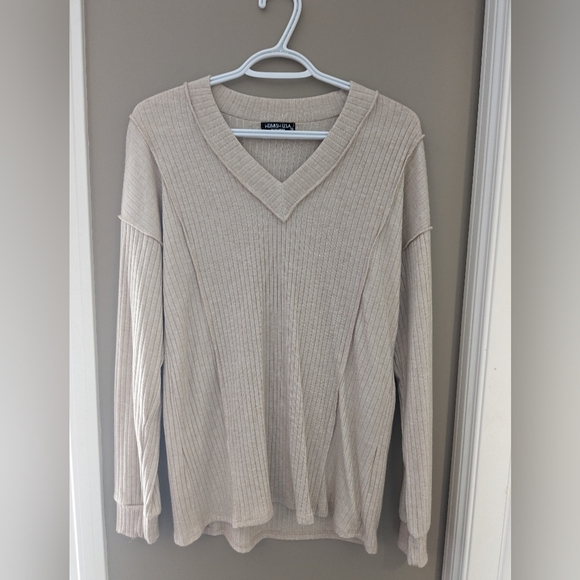 Sweater - Picture 1 of 4